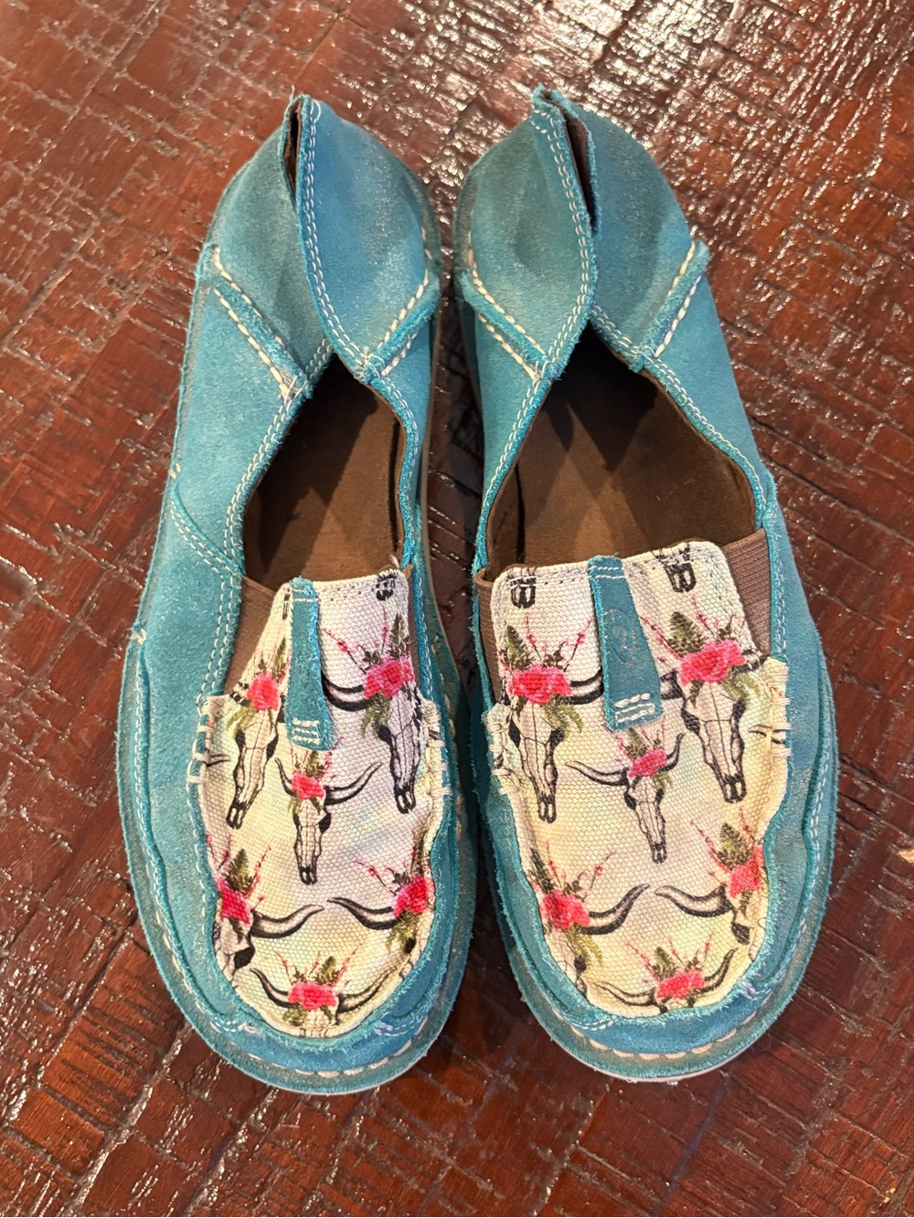 3689 Ariat Women's Cruiser Turquoise Shoes Size 7.5